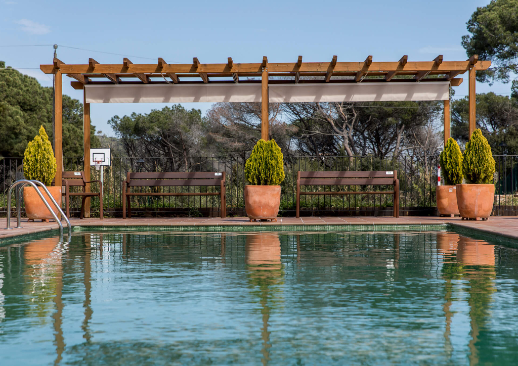 Piscina para casa de colonias en Llavaneres.